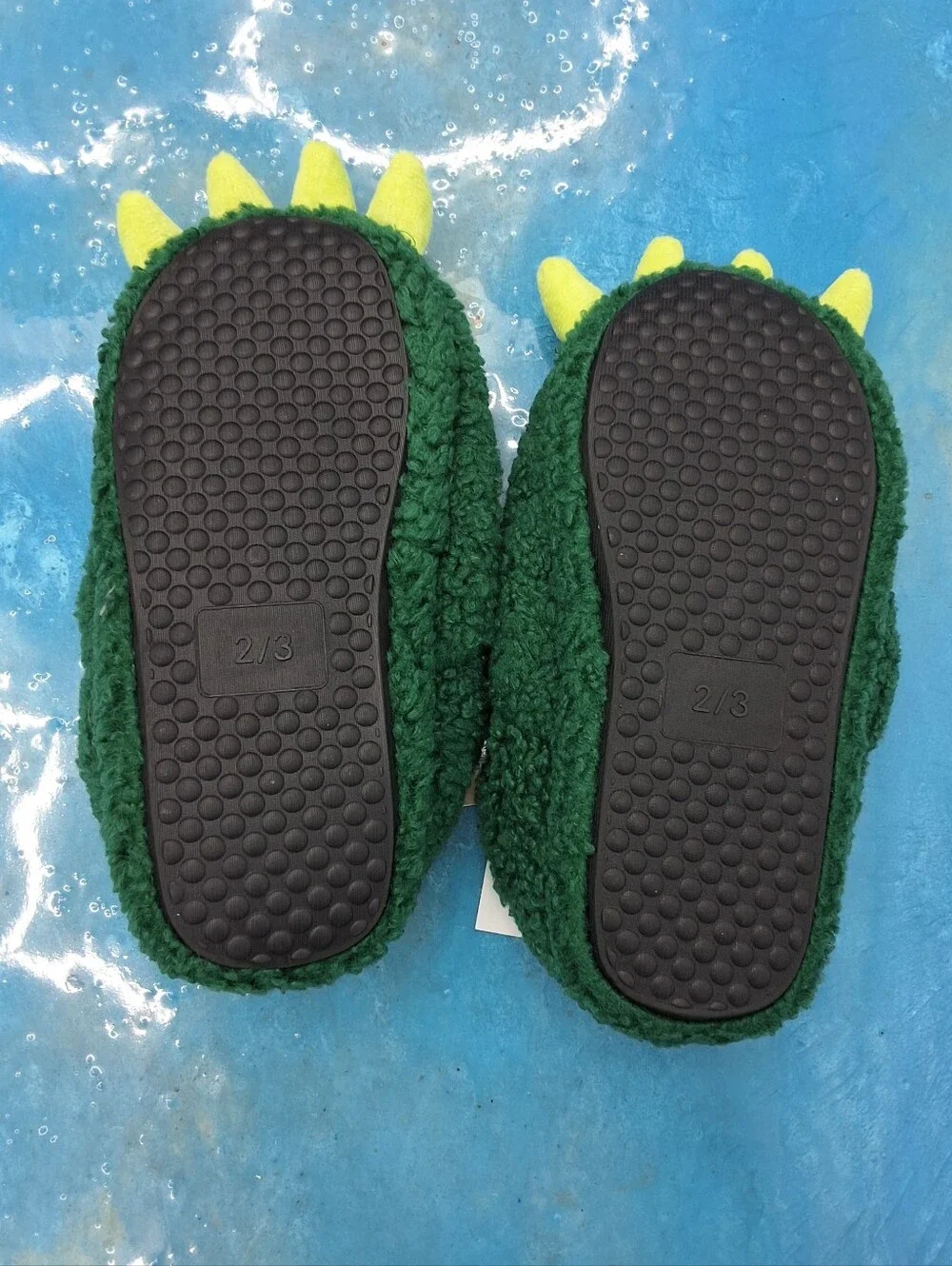 Kids Boys Dinosaur Slippers Dino Feet Plush House Shoes Green, Size 2-3, NWT